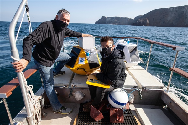 Sea Grant is helping Swift Engineering deploy and test Kelp - a remote, self-powered buoy for water quality monitoring.